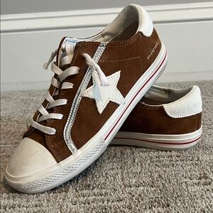 Vintage Havana Brown and White Star Sneakers